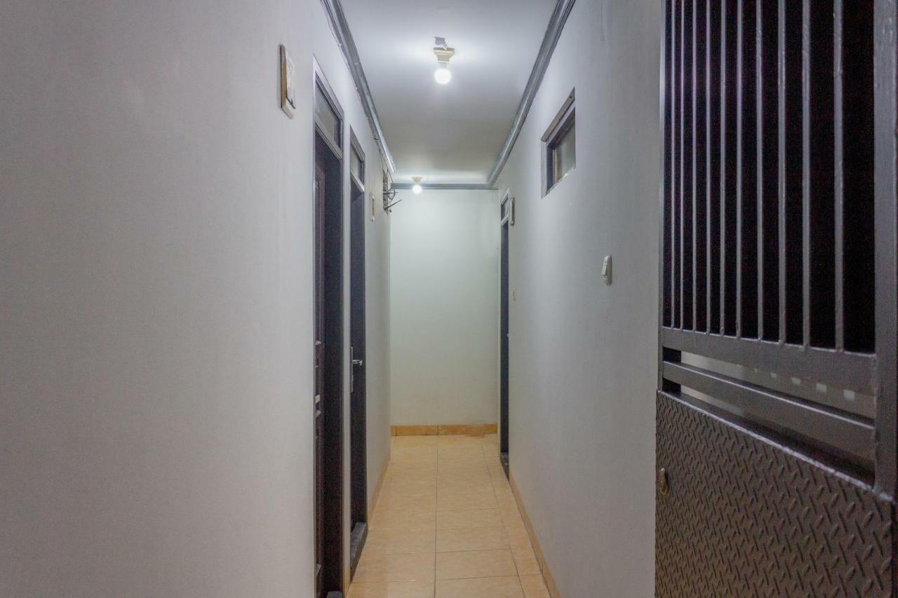 Oyo 649 K68 Residence Jakarta Exteriör bild