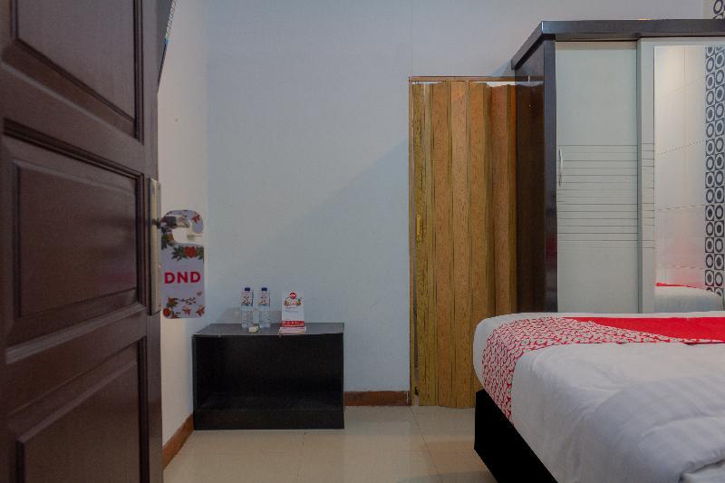 Oyo 649 K68 Residence Jakarta Exteriör bild